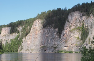 Камень писаный на реке Вишера