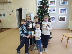 ПОЗДРАВИТЕЛЬНАЯ ОТКРЫТКА НА НОВЫЙ ГОД