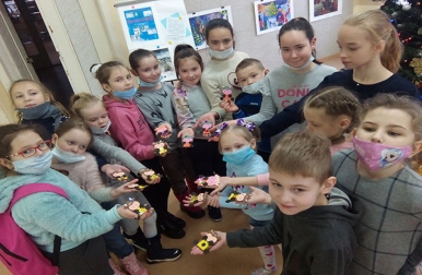 Новогодний сувенир из фоамирана