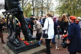 Возложение цветов возле памятника Алексею Решетову в Березниках